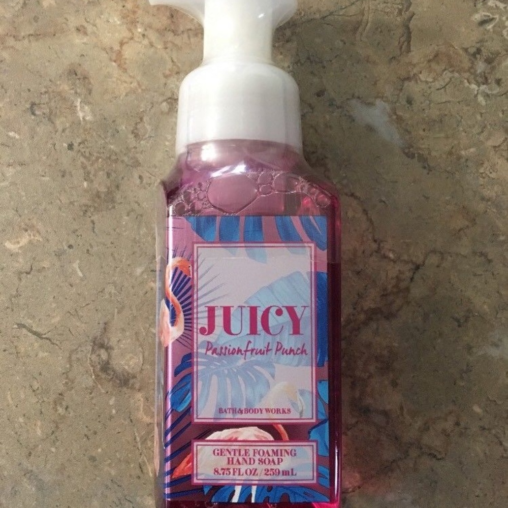 bath and body works foaming hand soap NWT